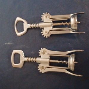 2 Corkscrews